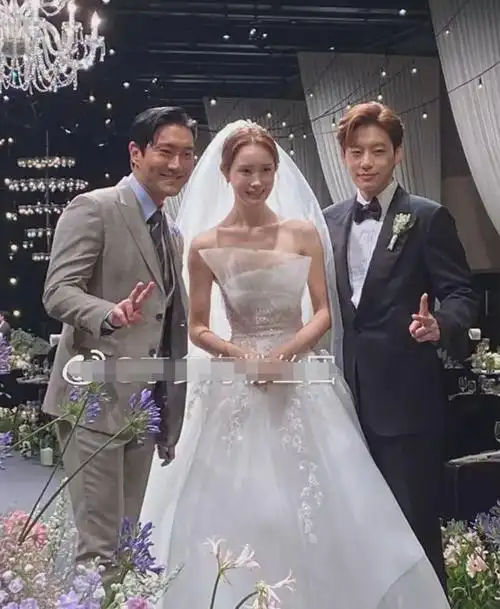 李多海婚礼内场合影太惨烈权志龙金贤重馒化崔始源油腻沧桑