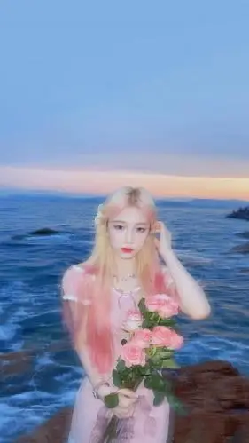 抖音美女海边迷人写真