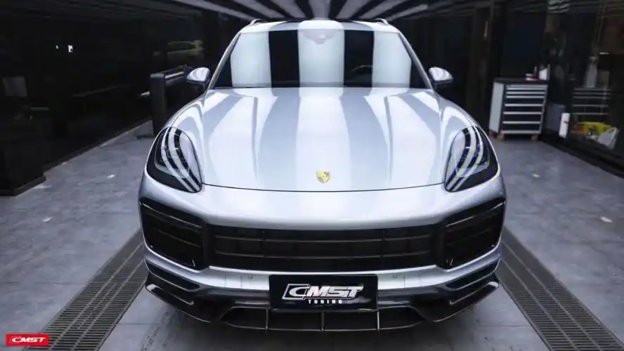 标题只针对这台车的车主为了腰法拉利换卡宴总得稍微改一改年轻化处理