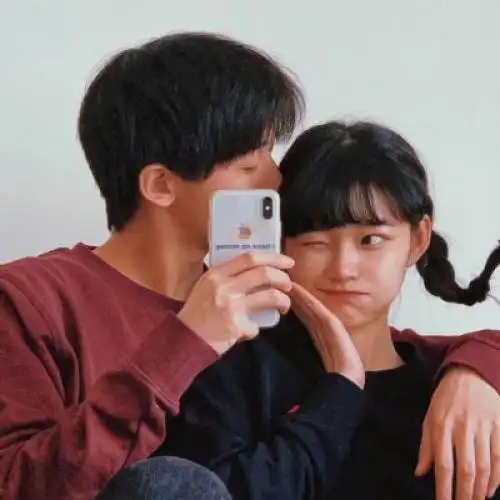 情头像情侣双人两张小小的心藏着你