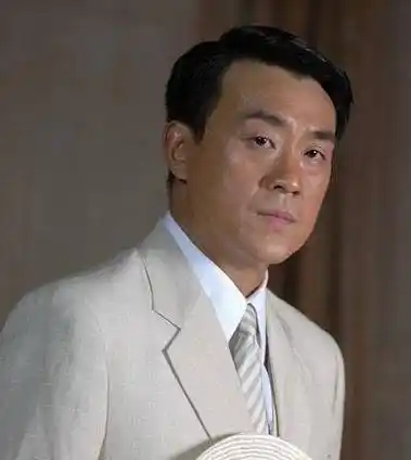 60后男艺人何冰,演技精湛被称老戏骨,但他却不喜欢这个称呼?