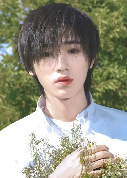 宋亚轩|98 少年と花截修了几张非常喜欢的小宋日系美少年真的太戳