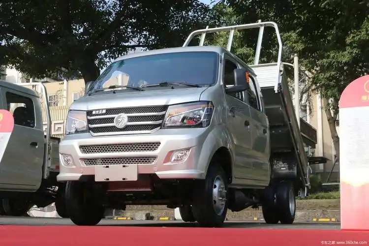 重汽王牌w1112马力自卸车