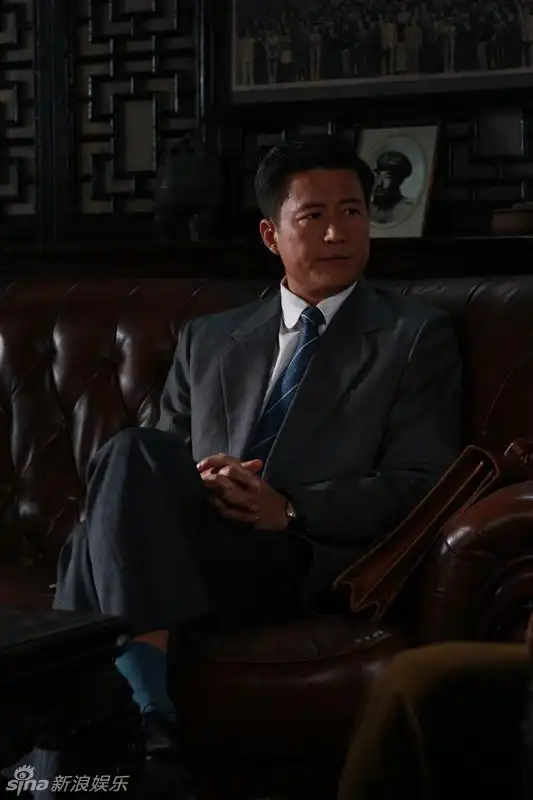 p>高曙光,1964年4月21日出生于山东省,中国内地男演员.