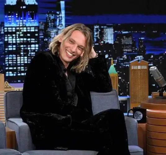 jamiebower演绎yslfw22男装