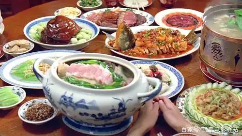 一桌丰盛的菜肴,为何无人问津?