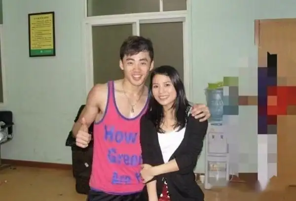 穿越回2009年9月2日晚上9点19分,穿越回黄英正在和曹帅合我们人生第一