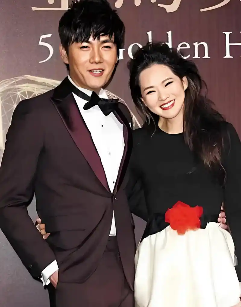 第一:伊能静,尽管她的第二次婚姻和她的年龄,冒着生命危险与秦昊闪怂