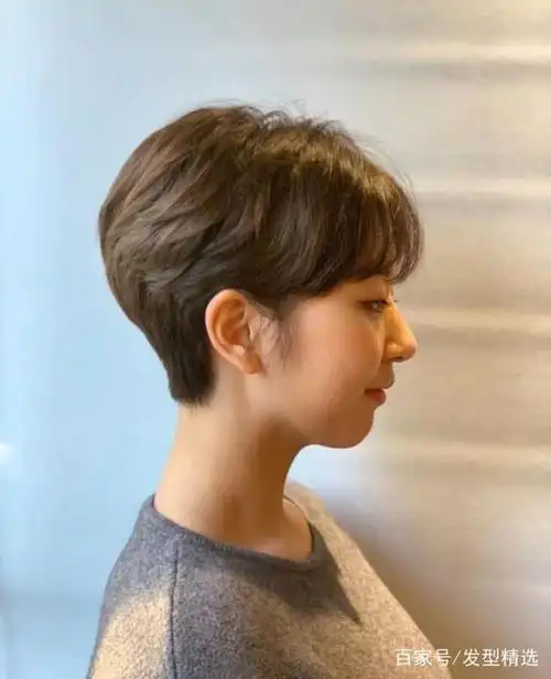 小个子妹子短发是首选,会让你瞬间看起来长高5cm
