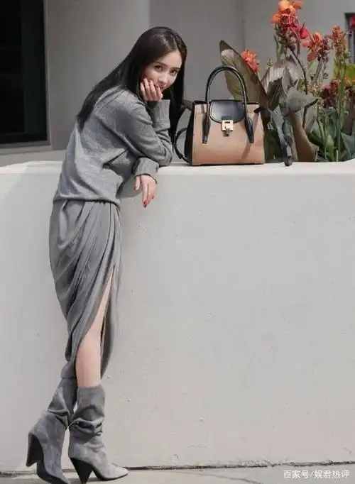 杨幂穿小白裙不得了,94斤全身都是懂事的肉,看完不想吃饭了