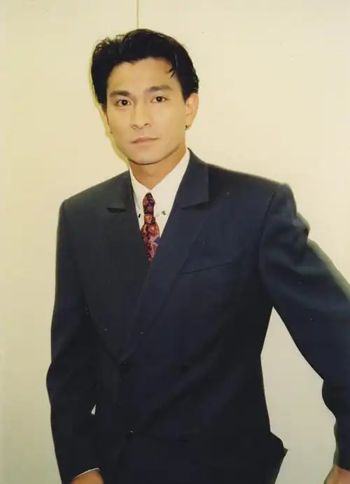 为追刘德华至家破人亡,守身如玉42年的杨丽娟,如今怎样?