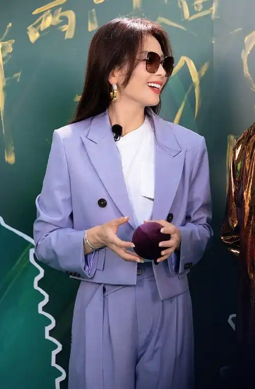 刘涛紫色短款西装##刘涛紫西装好a