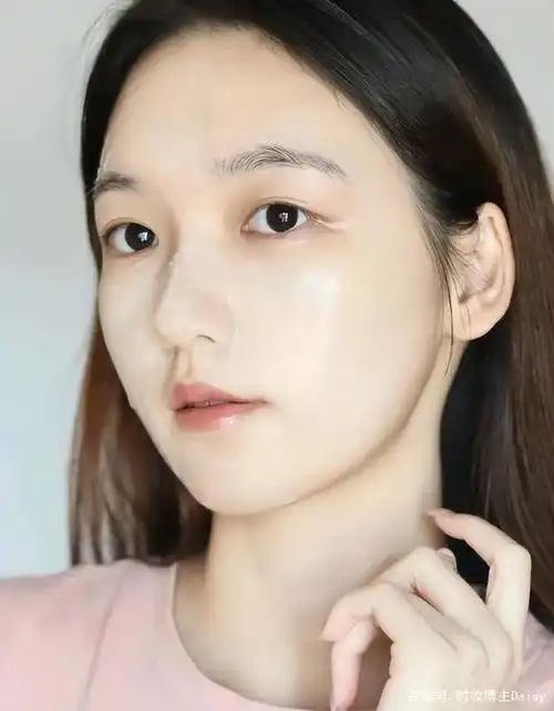 给40岁女人的8条护肤小建议:即使少用护肤品,皮肤也能变好