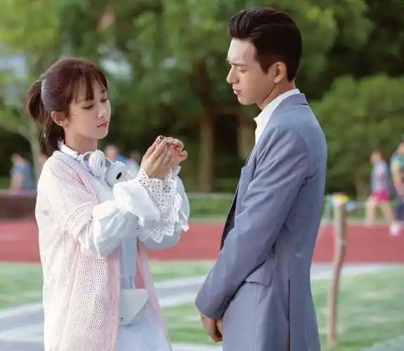 大结局,佟年韩商言举办婚礼,小米向亚亚求婚_李现_真香_杨紫