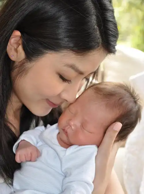 陈慧琳一个被宠上天的女人出道25年零绯闻47岁活成公主