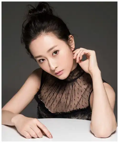 90后女演员吕星辰毕业于北京舞蹈学院音乐剧系