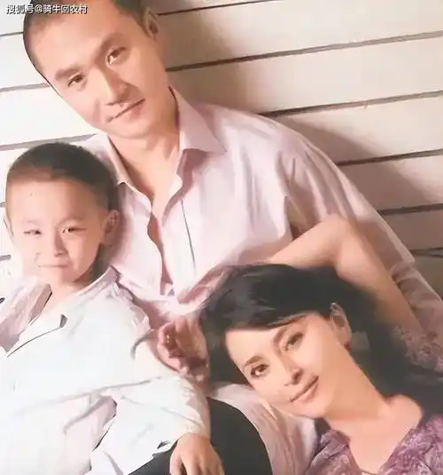 原创黄志忠大器晚成39岁靠人间正道是沧桑爆红如今再翻红