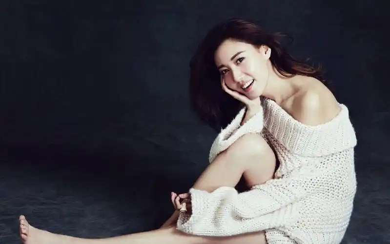 高露性感露肩魅力写真图片