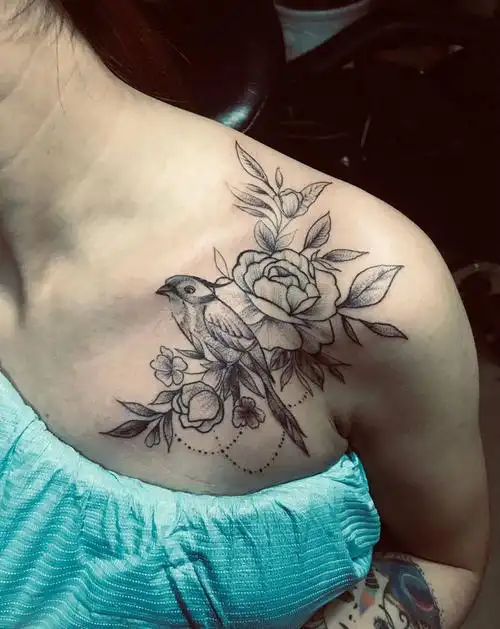 素花纹身图片_肩部纹身图案