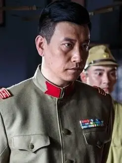 小秋(张鹰饰演)