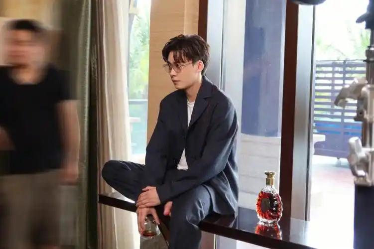 峰峰氛围感好强啊啊啊啊啊李易峰壁纸