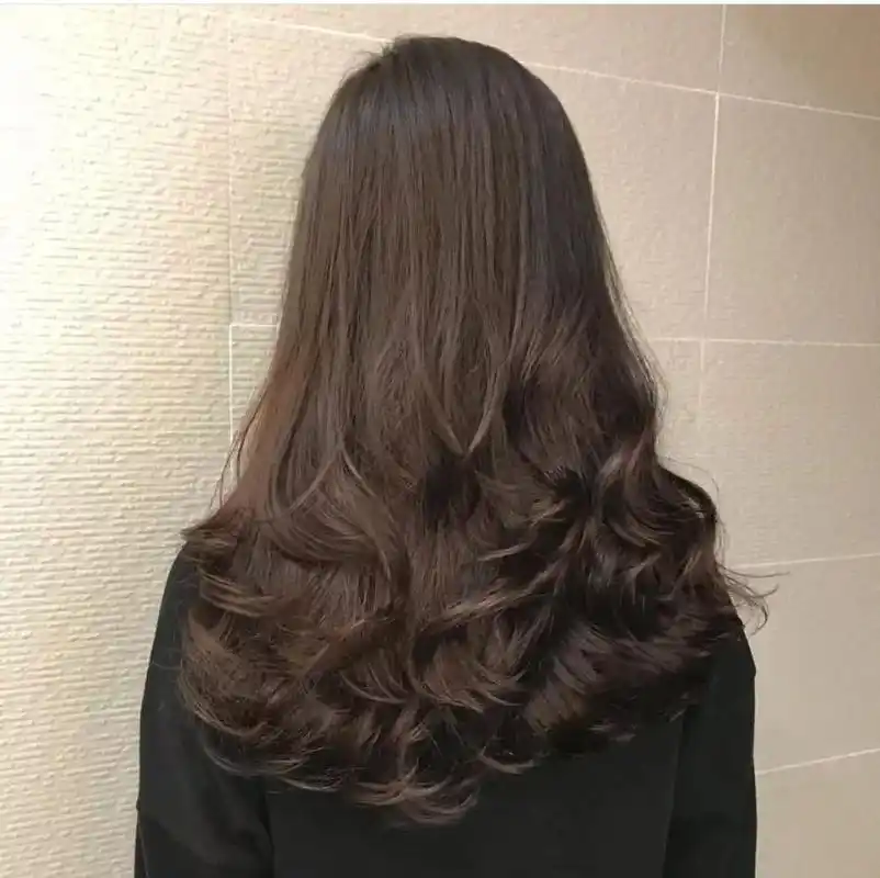 2020流行"烫半头",简单好打理,随意吹吹就很美!