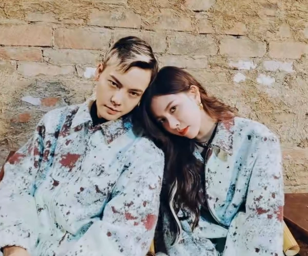 欧阳娜娜危险了宋妍霏全程贴陈伟霆身边故意穿情侣装眼神充满挑衅