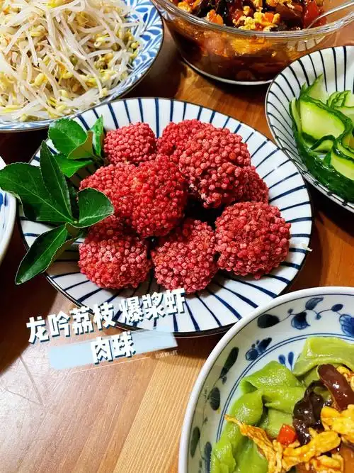 龙吟荔枝爆浆虾肉球上一道惊艳的菜