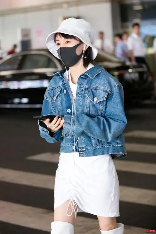 王子文示范夏季清爽活力穿搭造型