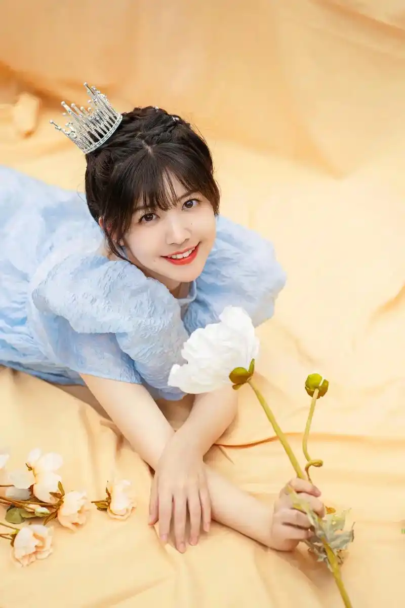 赖美云有着甜美的酒窝和笑容,率真 - 抖音