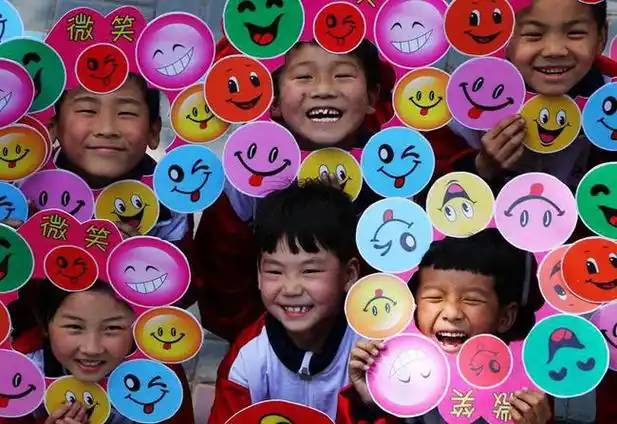 【请不要戴有色眼镜看孩子】 .@毛妈妈说教育的动态