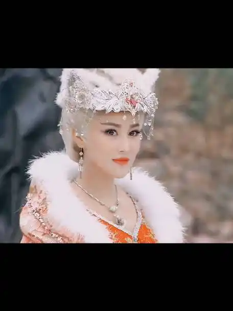 张馨予300颗钻石头饰造型#我真的好喜欢张馨予的苏妲己真的好好看,真