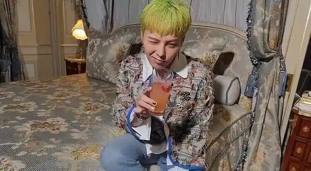 权志龙药检结果正式出炉,检测呈阴性,警局门口嘟嘴卖萌接受采访|韩国|