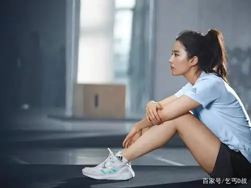 女明星健身照:第三期『刘亦菲』