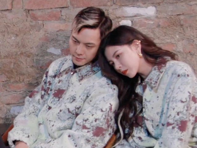 宋妍霏陈伟霆穿情侣装互动暧昧引周扬青不满两人关系呼之欲出