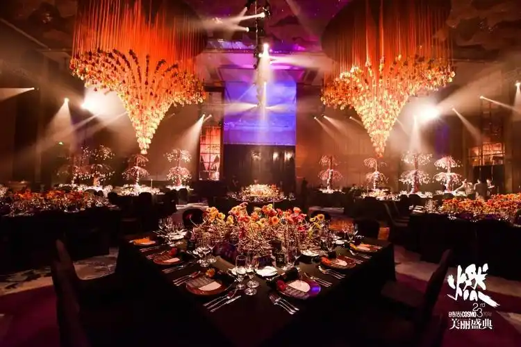 那晚崔斯坦替我去参加了时尚cosmo的晚宴