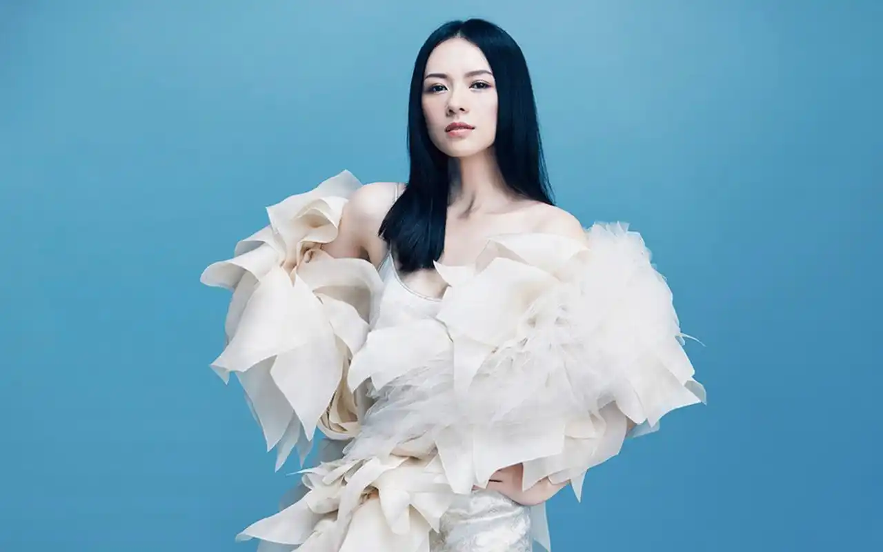 章子怡优雅写真图片桌面壁纸