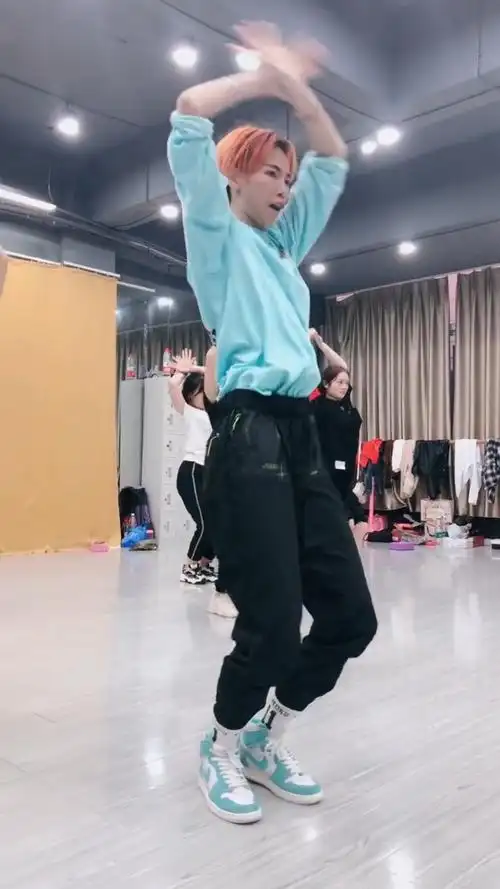 最酷舞蹈#想要跳的帅气,结尾pose一定要摆好喽