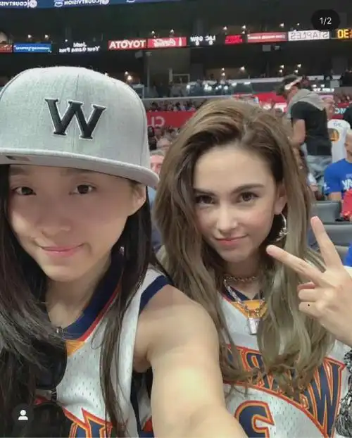 昆凌怀孕后造型大爆火!