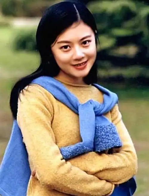 赵子琪:演艺事业风生水起,失恋,结婚都引发非议