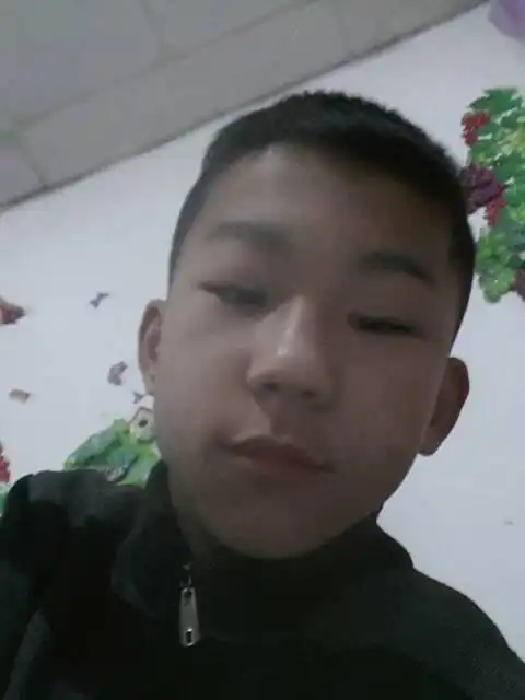 13岁 初中生 刘海不要过眉毛 不要平头