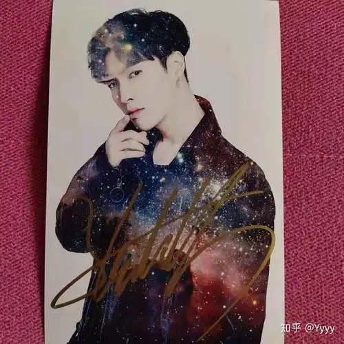 张艺兴亲笔签名照 - 知乎