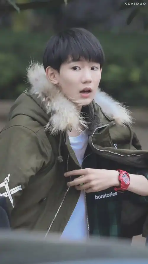 王源超话无辜宝宝06 松宝宝每一张都是可爱的@tfboys-王源#王源2024