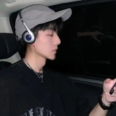 有点冷酷帅气图片帅哥头像