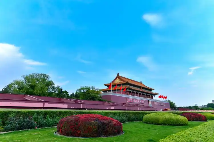 白云之下是祖国美好的河山