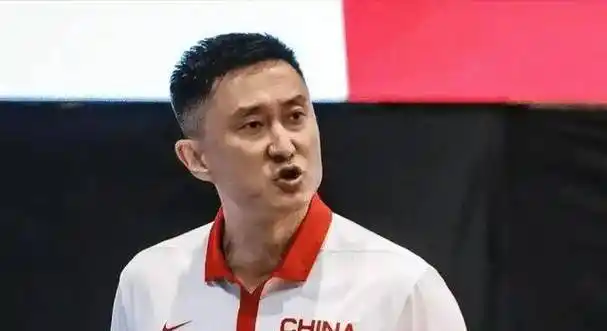 他对培养和发现年轻球员有着独特的眼光和策略,能够根据球员的个人