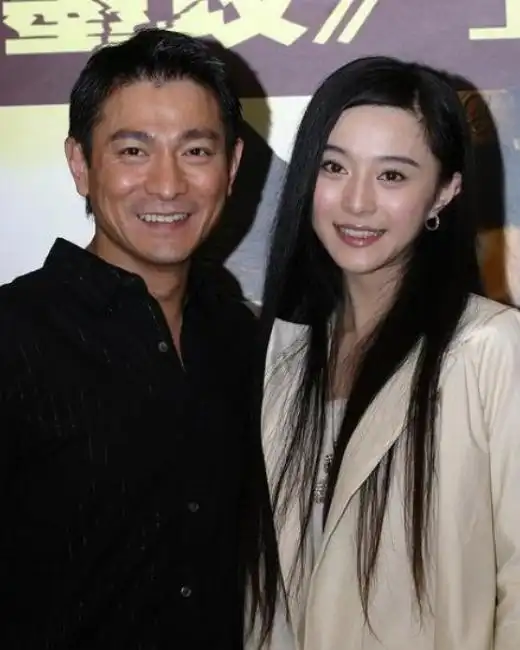 刘德华跟谁合影都是微笑单单在她面前连天王的形象都绷不住了