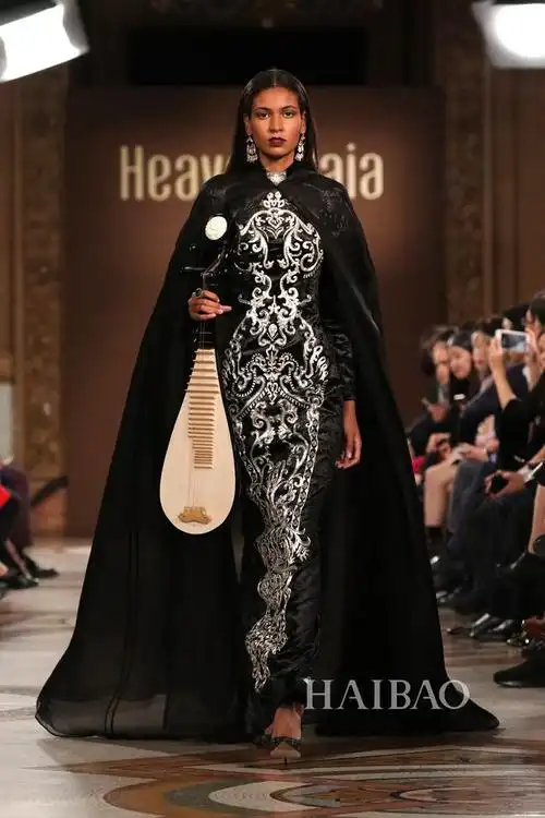 2018春夏巴黎时装周:盖娅传说 (heaven gaia) 女装秀