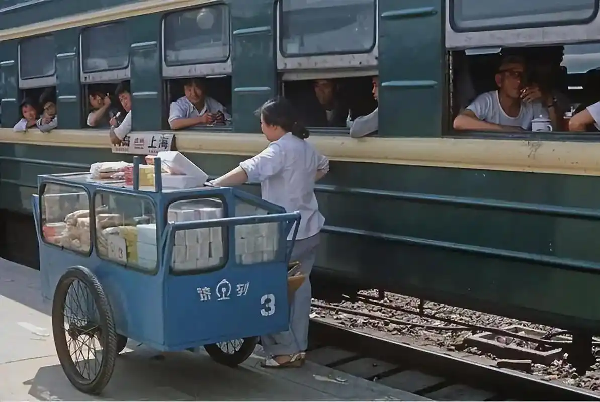 80年代老照片 雅乐餐厅 ride again 車飞网撞直 - 抖音