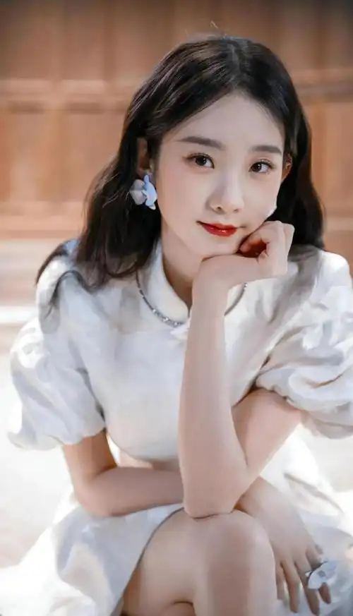 精美图集|张艺凡清新灵动,甜美可爱_网易订阅